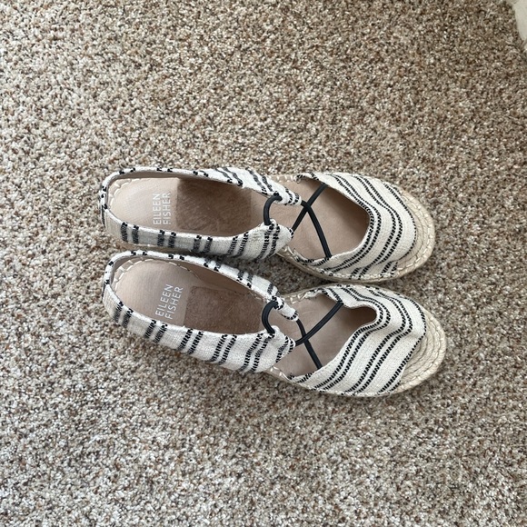 Eileen Fisher Women's Agnes Tan Black Striped Espadrille Wedge NWOT Size 9.5 - Picture 4 of 12